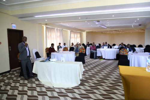 photo 5974155786701621460 y